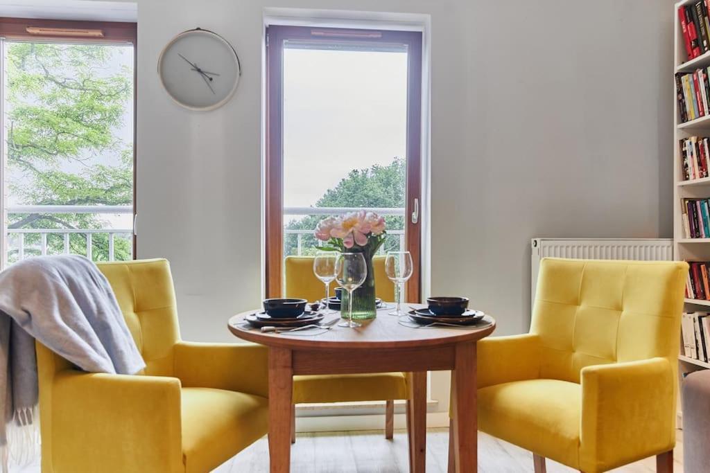 Golden Hour Apartments- Platan 16